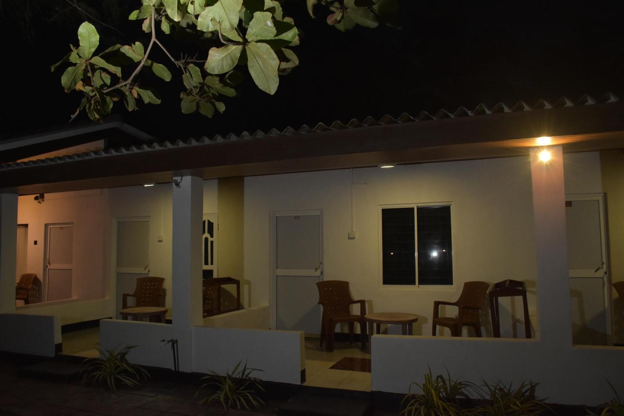 French Garden Regish Guest House Triquinimale Exterior foto